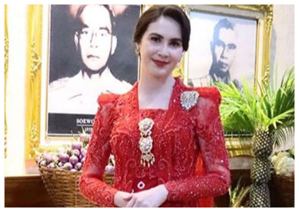 Artis Jadi Ibu Pejabat, Kesederhanaan Arumi Bachsin saat Belanja di Pasar Tradisional