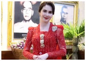 Artis Jadi Ibu Pejabat, Kesederhanaan Arumi Bachsin saat Belanja di Pasar Tradisional