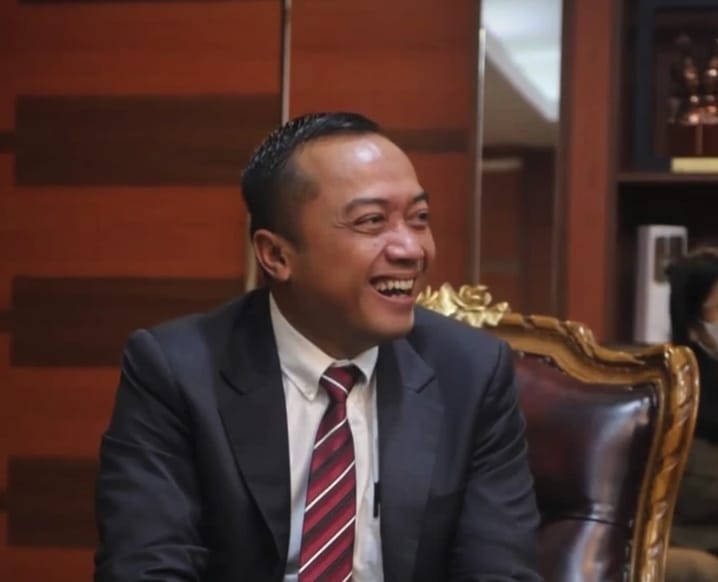 Sekilas profil Prasetyo Hadi, politisi Partai Gerindra yang dipanggil oleh Presiden terpilih Prabowo Subianto.