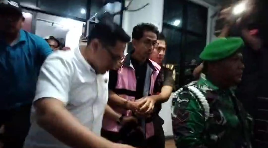 Wakil Ketua DPRD Kabupaten Bekasi, SL, ditetapkan sebagai tersangka terkait gratifikasi. (Ekka)