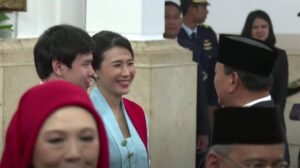 Veronica Tan Didampingi Putra Sulung Saat Dilantik Jadi Wakil Menteri