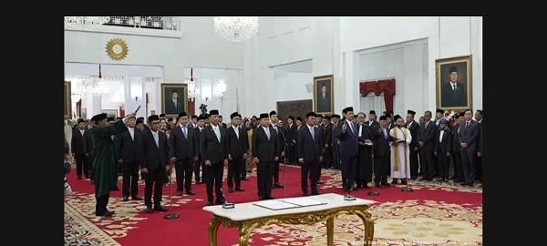 Presiden Prabowo melantik Gubernur Lemhannas RI, kepala badan, utusan khusus dan staf khusus Presiden di Istana Negara. (Sekretariat Presiden)