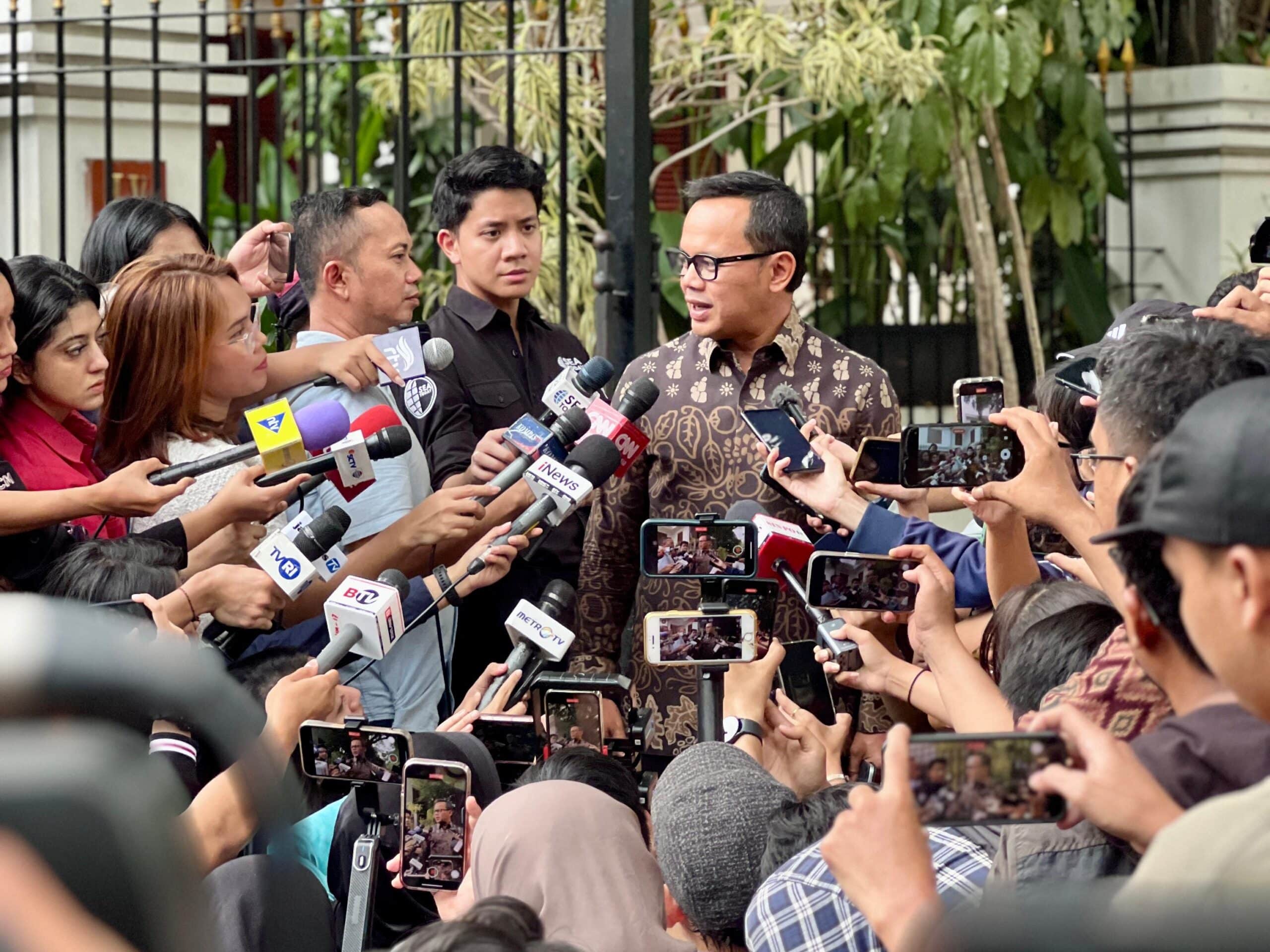 Mantan Wali Kota Bogor Bima Arya penuhi panggilan Presiden Terpilih Prabowo Subianto di Kertanegara. (Nicho)