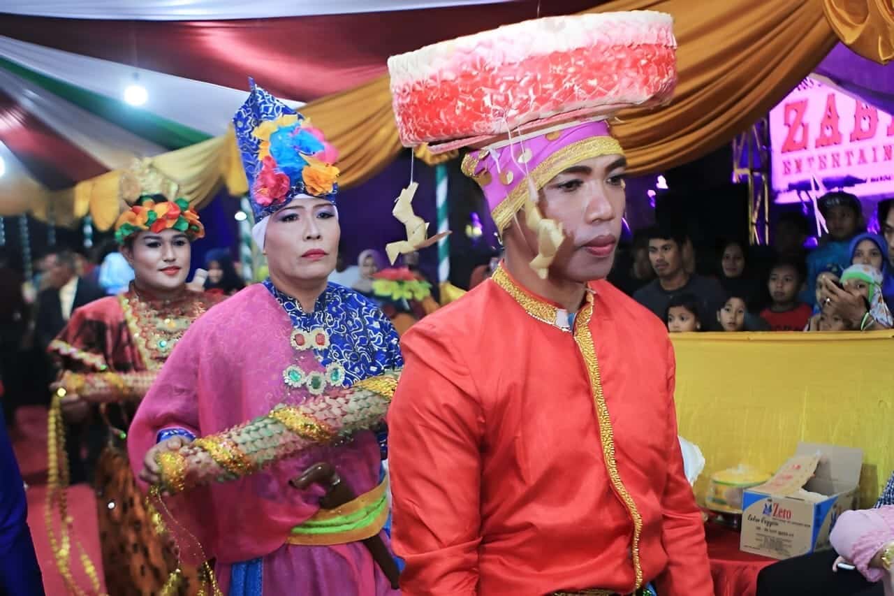 Tarian Sulawesi Selatan, Bissu terawat dengan baik sampai sekarang. (Fit)