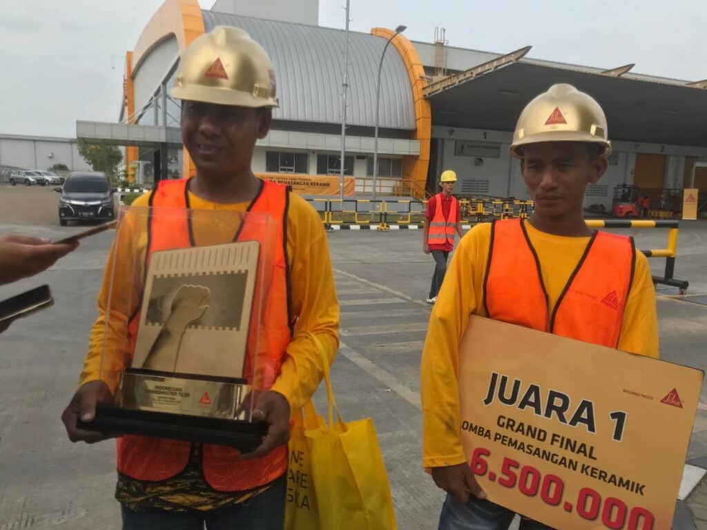Dua Tukang Bangunan Asal Demak  Wakili Indonesia di Tiler Internasional Competition Shanghai China