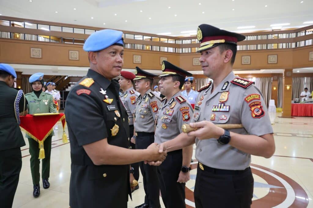 Kapolresta Bogor Kombes Bismo Dianugerahi Brevet Kehormatan Paspampres Setia Waspada