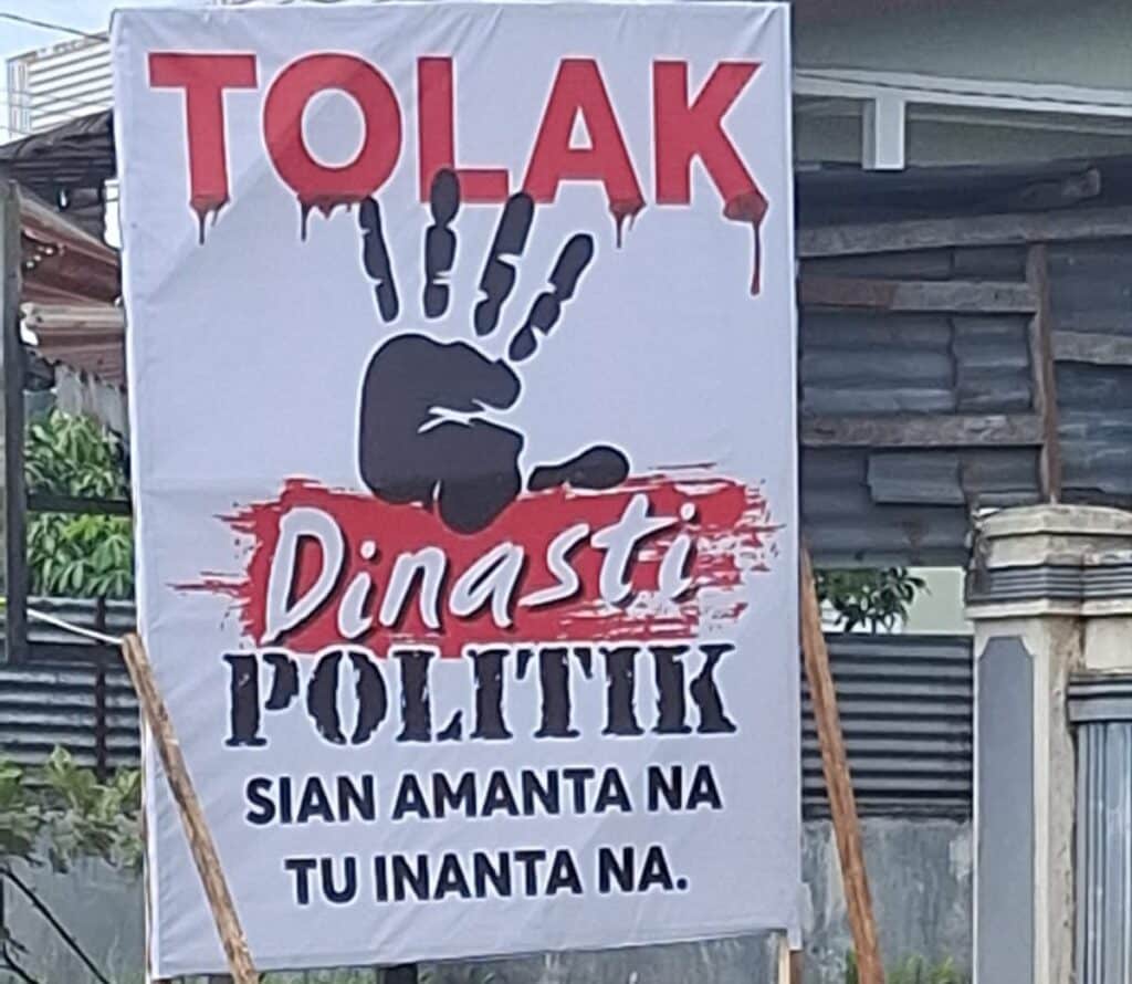 Andris J Tarihoran Minta Bawaslu Taput Copot Spanduk Kampaye Hitam