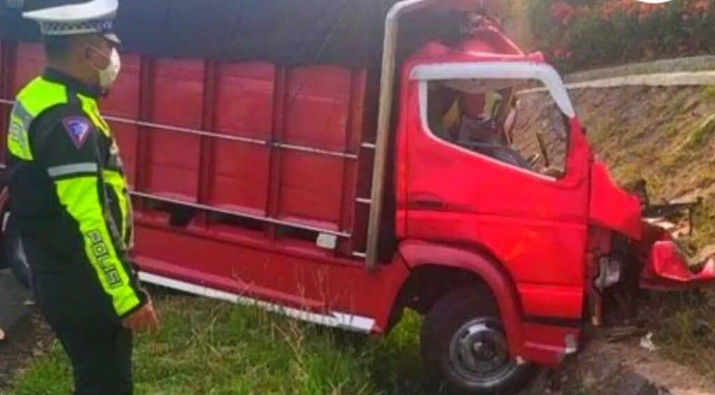 Kecelakaan Truk di Tol Cipali, Penumpang Tewas dan Sopir Luka Parah