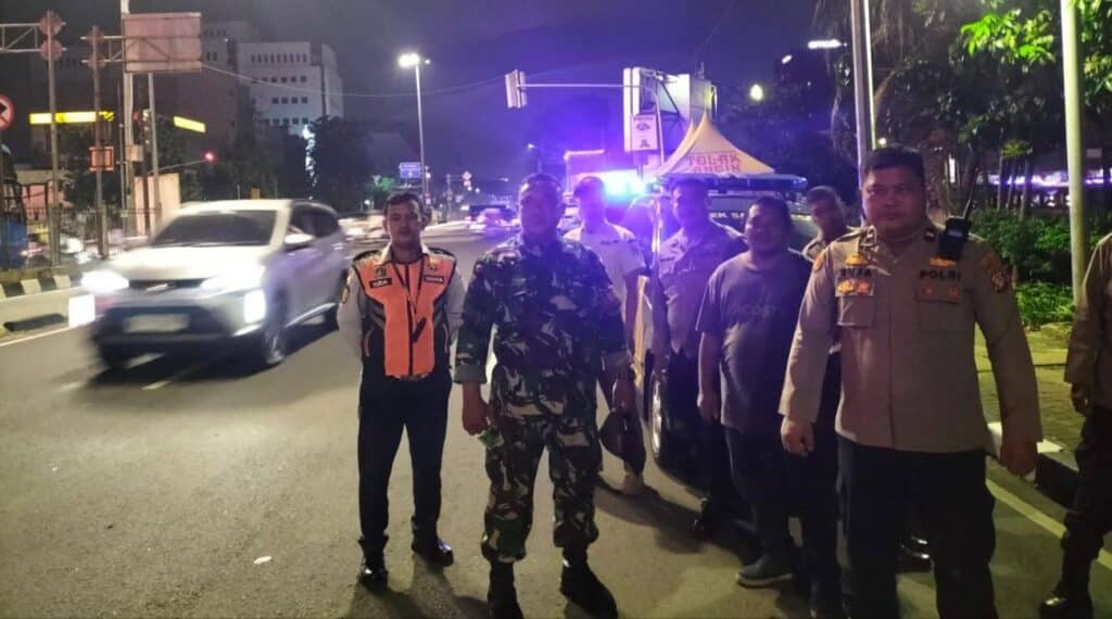 Polri dan TNI Lakukan Patroli Gabungan, Jaga Keamanan Fasilitas Logistik Pilkada