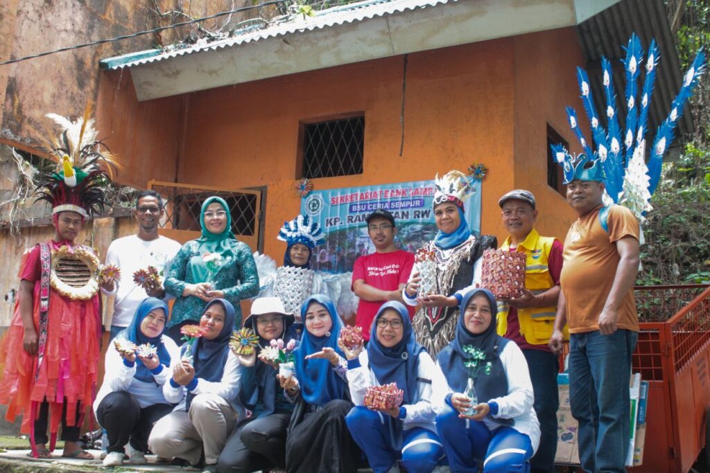 Kelurahan Sempur Bogor Sulap Sampah Jadi Karya Seni Bernilai Ekonomi