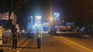 Remaja Lamongan Jadi Bulan-bulanan Trotoar Setelah Gagal Menyalip Truk