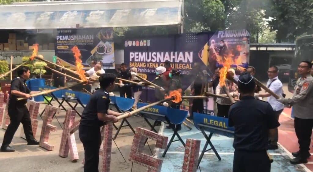 Bea Cukai Bekasi Musnahkan Jutaan Batang Rokok Ilegal Hasil Penindakan