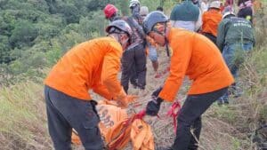 Bau Busuk Tuntun Tim SAR Temukan Jasad Pendaki Gunung Wilis