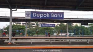 Tragis, Wanita Tabrakkan Diri ke KRL di Stasiun Depok Baru