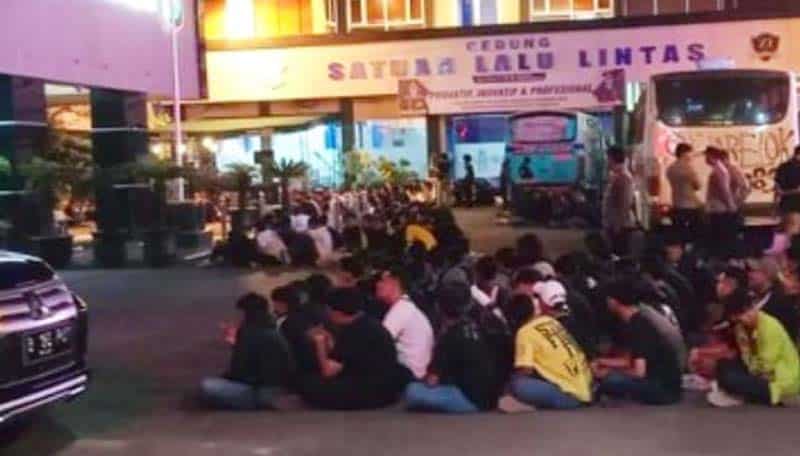 suporter gresik
