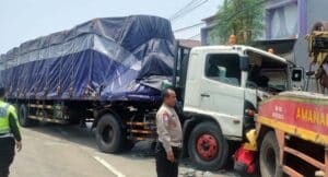 Laka Karambol Gresik, Balita Penumpang Xenia Tinggal Nama