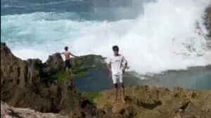 Siswa Kampung Inggris asal Medan Disapu Ombak Pantai Selatan