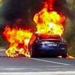 tesla terbakar