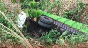 Truk Bawa Beras Masuk Jurang di Blitar, Sopir Kurang Perhitungan