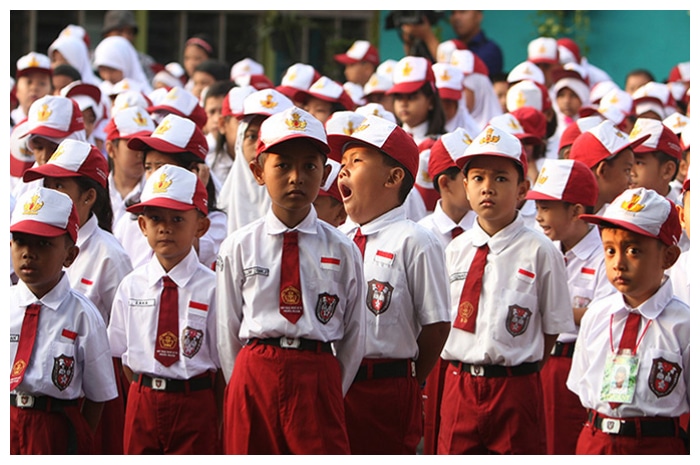 DPR: Negara Harus Tingkatkan Kesejahteraan Guru dan Mutu Pendidikan di Daerah