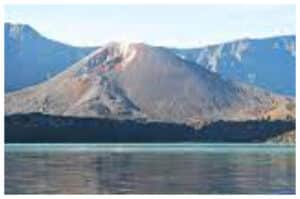 Kebakaran di Jalur Senaru, Pendakian Gunung Rinjani Dihentikan Sementara
