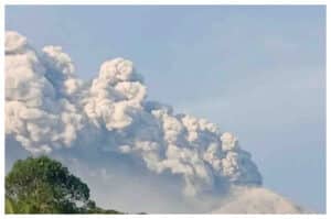Gunung Marapi Erupsi pada Minggu Pagi, Dentuman Keras Bikin Warga Panik