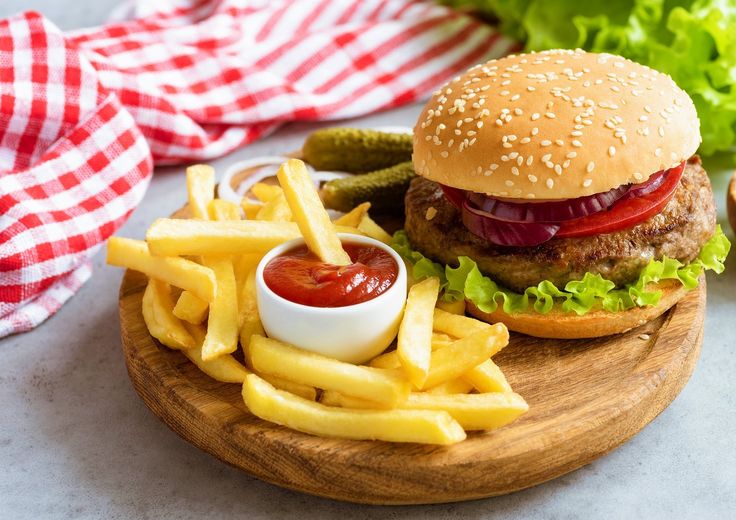 Makanan yang Harus Dihindari Penderita Darah Tinggi