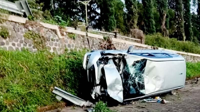Bawa Sigra di Jalur Cangar, Mobil ini Terguling-Guling Akhir Jatuh Ringsek