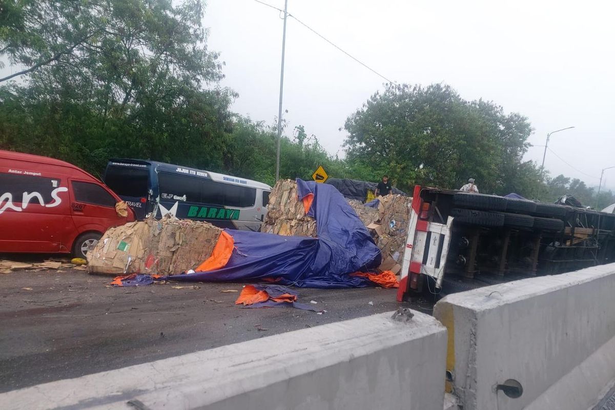 Update Kecelakaan Beruntun Tol Cipularang KM 92, Ada 21 Kendaraan Terlibat