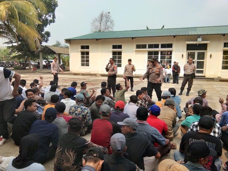 Kapolres Serang AKBP Condro Sasongko meninjau simulasi pengamanan Pilkada 2024. (jm)