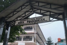 Gedung Disdik, Jl. Raya Pajajaran, Bantarjati, Kecamatan, Bogor Utara, Kota Bogor. (Nicho)