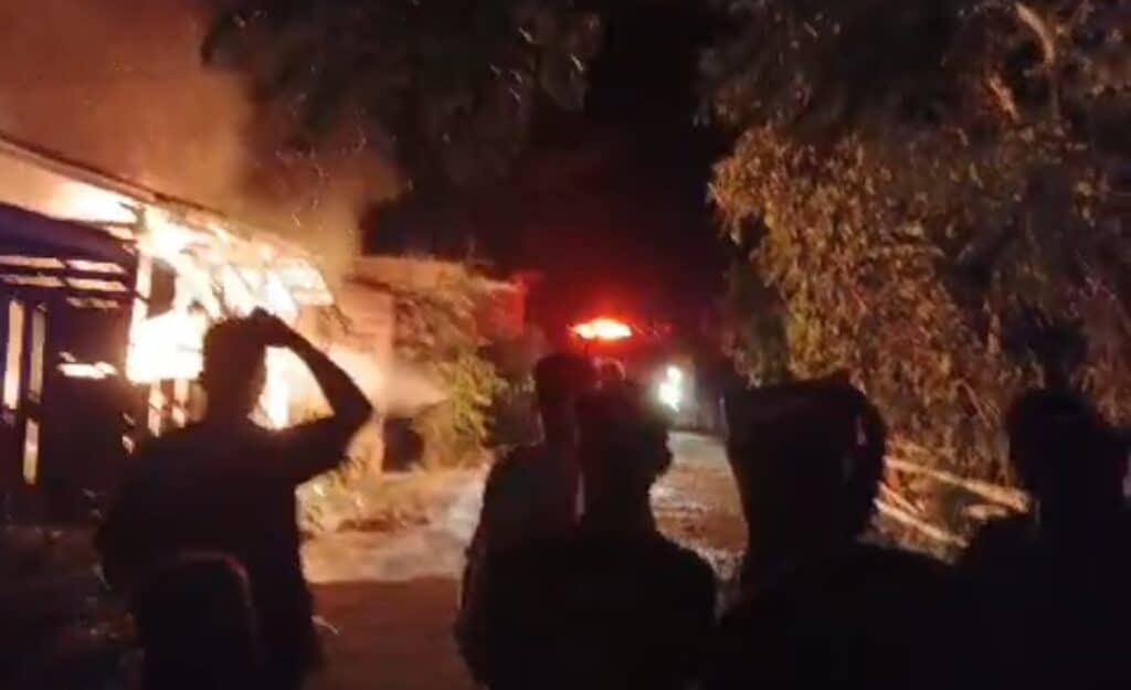 Kios Terbakar di Matakali Polman, Warga Rugi Ratusan Juta