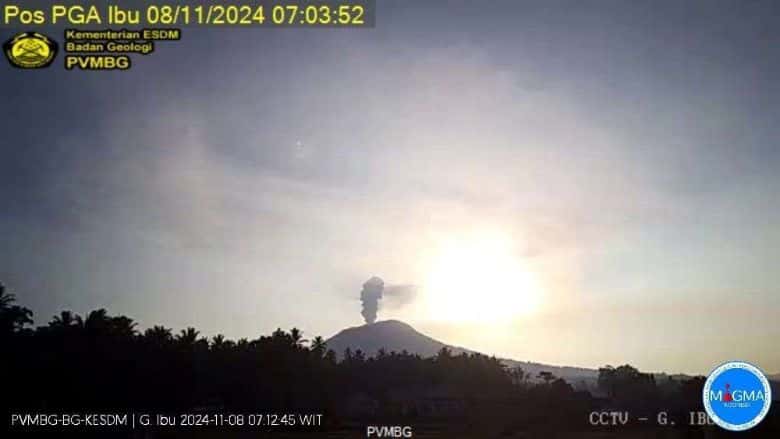 Gunung Ibu Erupsi Kembali, Status Ditingkatkan Menjadi Siaga