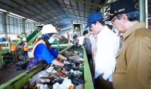 Pengelolaan Sampah di Sleman Membuat Menteri LH/BPLH Hanif Faisol Nurofiq Terpesona