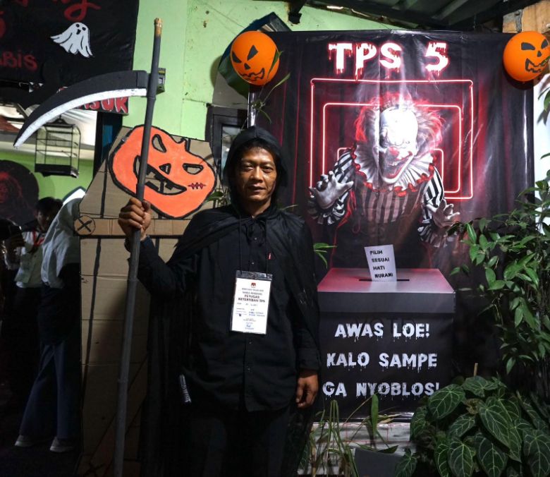 Ada ‘Hantu’ di TPS Bogor! Kreativitas Unik Ini Sukses Bikin Pemilih Antusias