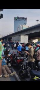 Breakingnews! Truk Rem Blong Terjang Belasan Motor di Slipi, Satu Orang Tewas dan Lima Luka-Luka