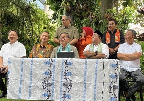 Prasetyo Edy Parsudi bersama Paslon Pramono Anung-Rano Karno deklarasi kemenangan Pilkada DKI Jakarta dalam satu putaran. (Ist)