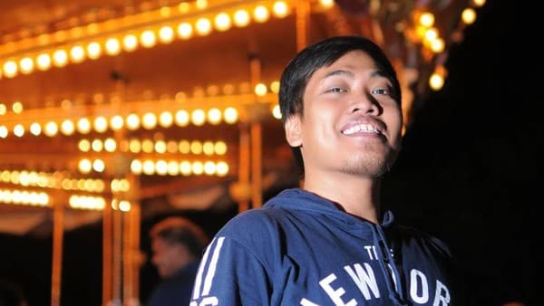 Bisa Tidur Nyenyak, Ternyata Ini Wajah Asli Penerjemah Lebah Ganteng yang Viral