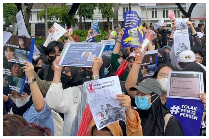 Protes Kenaikan PPN 12 Persen, BEM SI Geruduk Istana Negara