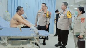 Berupaya Bubarkan Tawuran, Bhabinkamtibmas Polsek Cilincing Disiram Air Keras