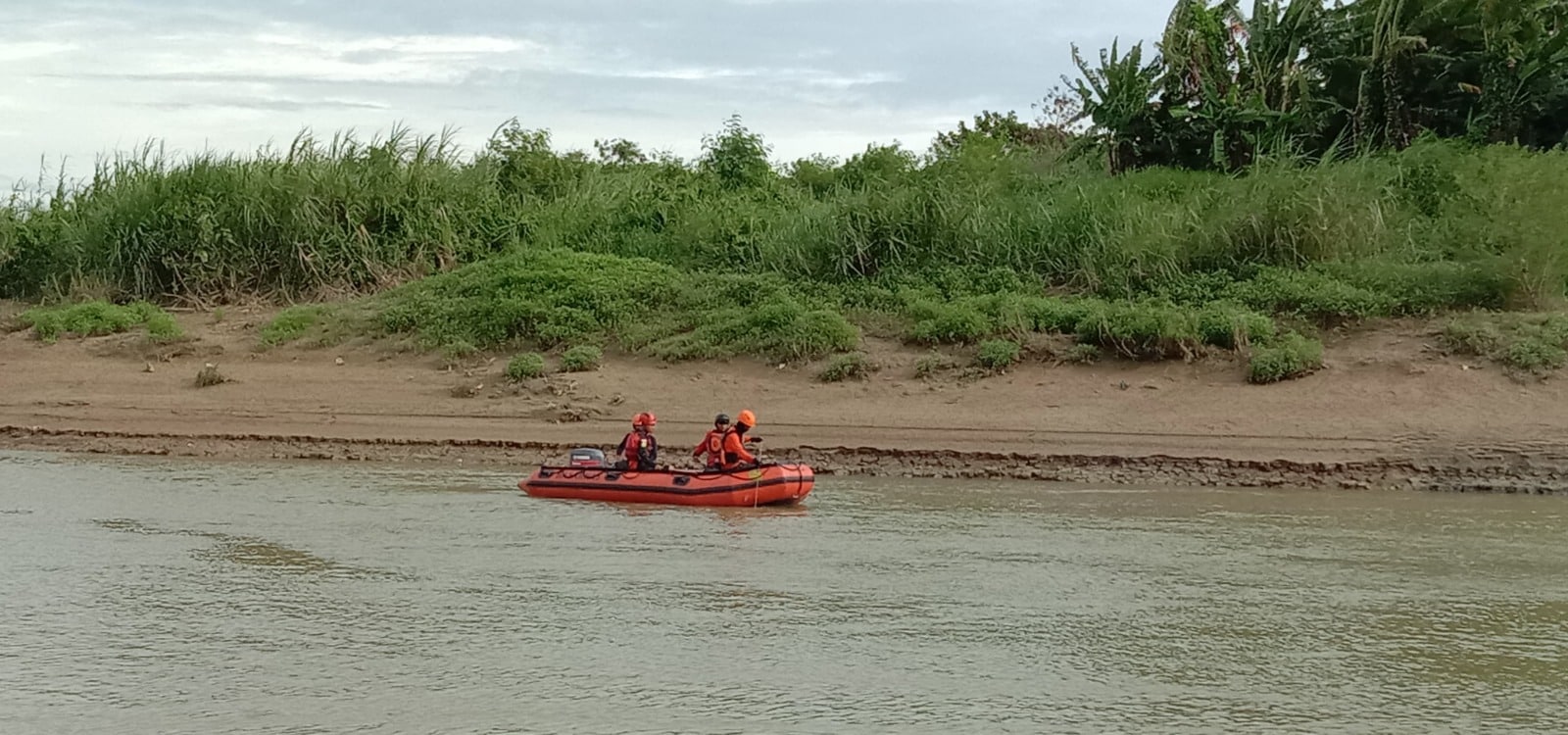 Ilustrasi pencairan korban oleh tim SAR. (Ist)