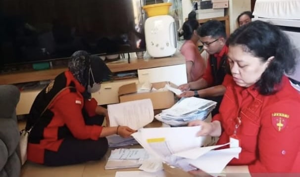 Tim Kejati DKI Jakarta saat menggelah Kantor Disbud di Jl Gatot Subroto, Jakarta, pada Rabu malam (18/12/2024). (Ist)