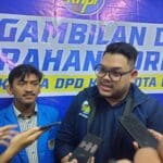 Pengembalian formulir bacalon Ketua KNPI Kota Bogor menjelang Musyawarah Daerah ke-XVI. (KIS/NICKO)