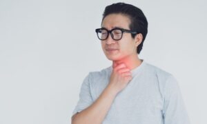 7 Makanan untuk Sakit Tenggorokan dan Batuk yang Ampuh Meredakan Gejalanya