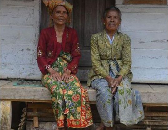 Perempuan Kampung Naga