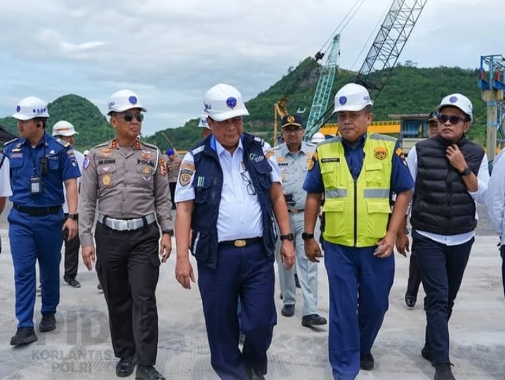 Korlantas Polri dan Kemenhub Cek Kesiapan Jalur Penyebrangan Jelang Nataru