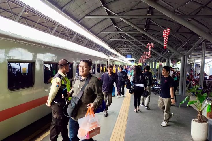 H-7 Lebaran, Hampir 50 Ribu Penumpang Tinggalkan Jakarta Naik Kereta