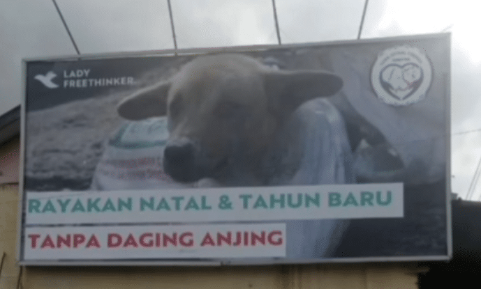 Plang reklame di Medan bikin heboh dan viral di medsos. (Ist)