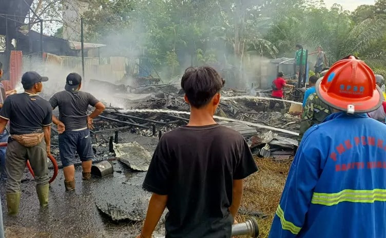 Balita Tewas dalam Kebakaran yang Melalap Dua Rumah di Marabahan