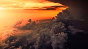 BMKG Menyampaikan Potensi Cuaca Ekstrem di Jawa Timur, Berikut Datanya